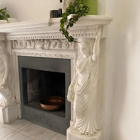Casa Intera Con Terrazzo Nápoly