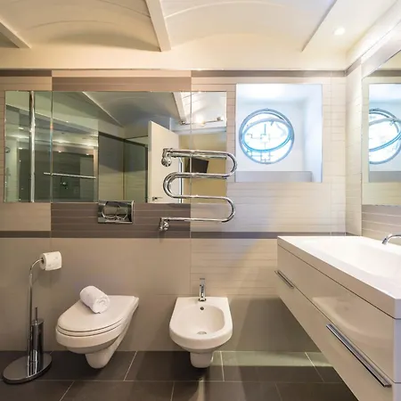 Apartman Blu Breeze On Seafront With Parking By Napoliapartments *