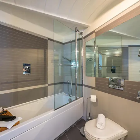 Apartman Blu Breeze On Seafront With Parking By Napoliapartments *