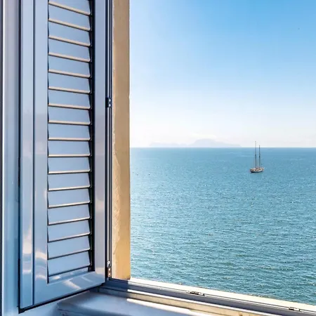 Blu Breeze On Seafront With Parking By Napoliapartments Apartman *