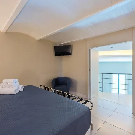 Apartman Blu Breeze On Seafront With Parking By Napoliapartments