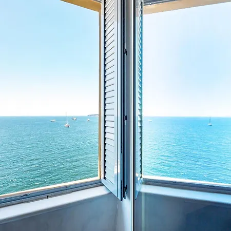 Apartman Blu Breeze On Seafront With Parking By Napoliapartments Nápoly