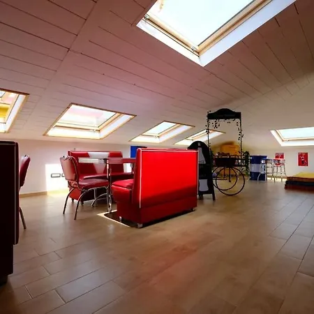 Ibis Redibis Naples