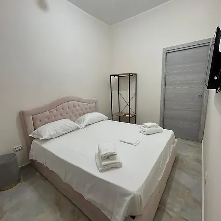 Valentino House Vico Mattonelle 48 Neapel