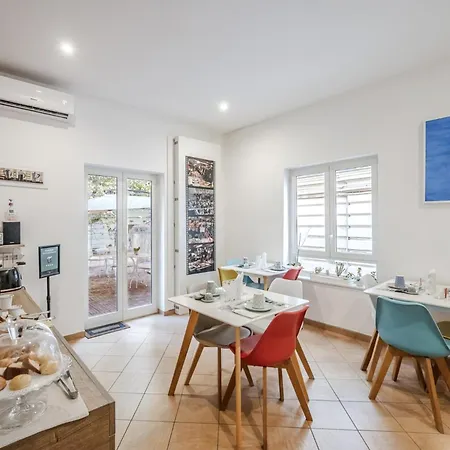 Hotiday Collection - Residenza Scarlatti Bed and Breakfast Νάπολη