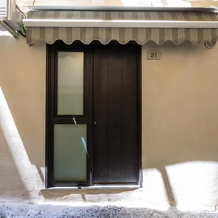 Industrial Ground Floor Studio By Wonderful Italy *