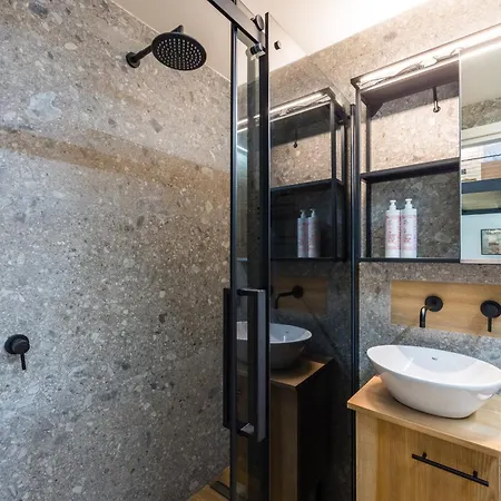 Industrial Ground Floor Studio By Wonderful Italy * Napels