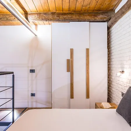 Industrial Ground Floor Studio By Wonderful Italy Appartement