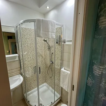 Guest house F.rooms 2*