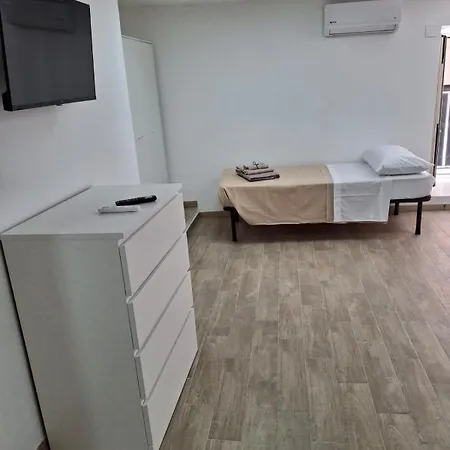 Salvatore Tommasi 43 Centro Storico Apartment
