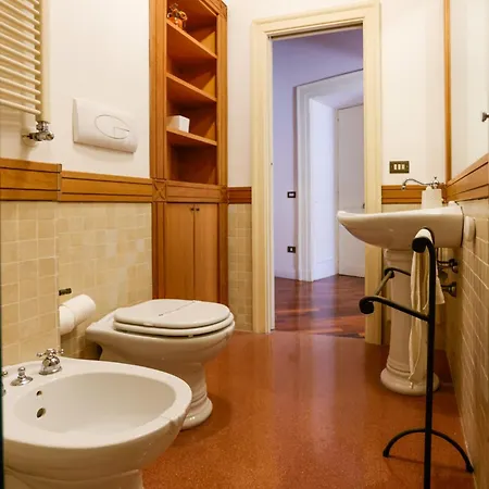 Via Tommaso Caravita 6