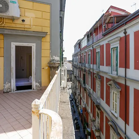 Via Tommaso Caravita 6 Appartamento *