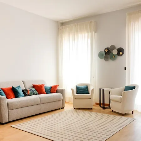 Riviera Di Chiaia 207 *