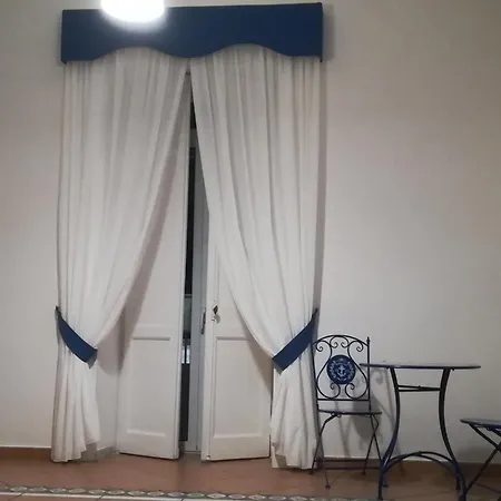Neapolis Port Panzió *