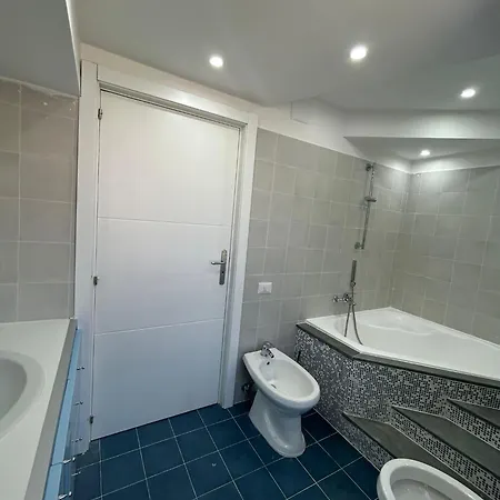 Travelers Cove - Spagnoli Apartment Naples