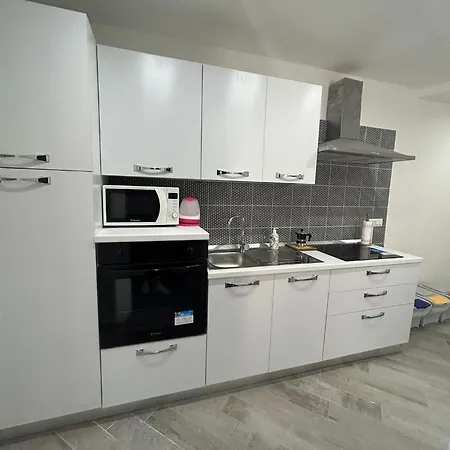 Travelers Cove - Spagnoli Apartment Naples