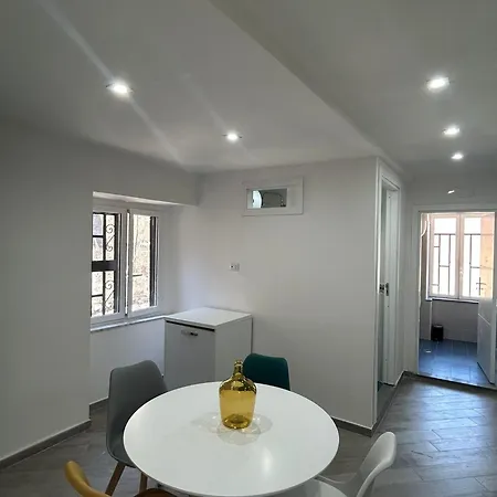 Travelers Cove - Spagnoli Apartment