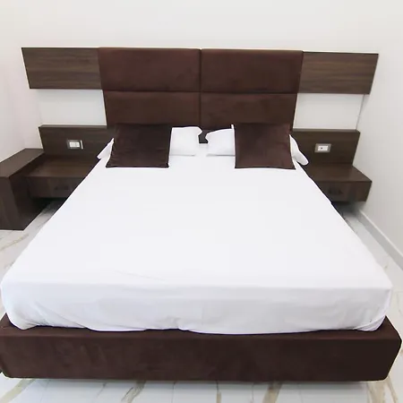 Hotel Auroom *