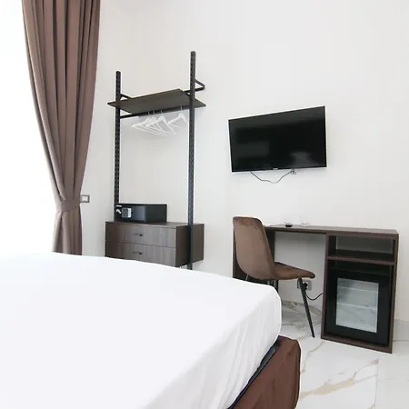 Hotel Auroom *