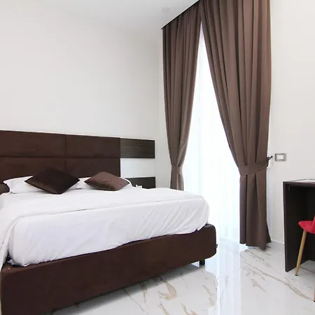 Hotel Auroom *