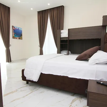 Hotel Auroom *