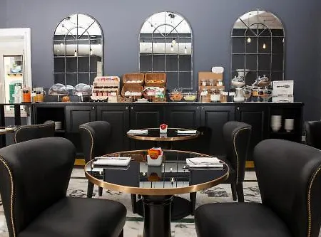 Boutique Metro 900 Hotel