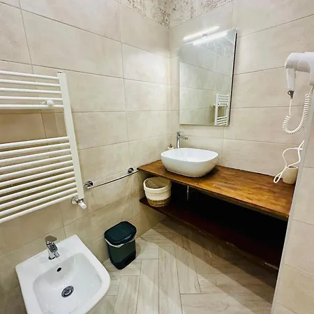 Flo' Guest house