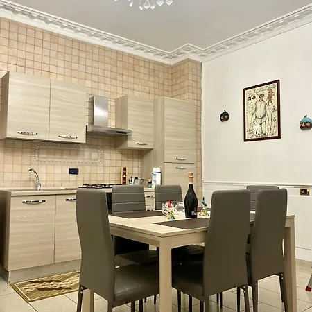 Castellano House * Naples