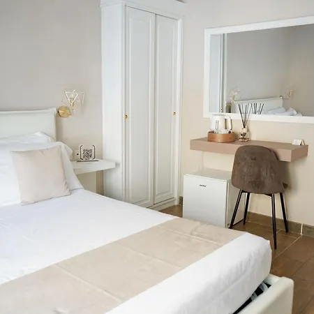 Parthenope Pensionat 2*