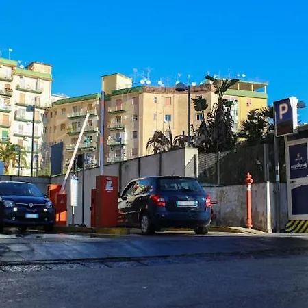 Residenza Dell'e * נאפולי