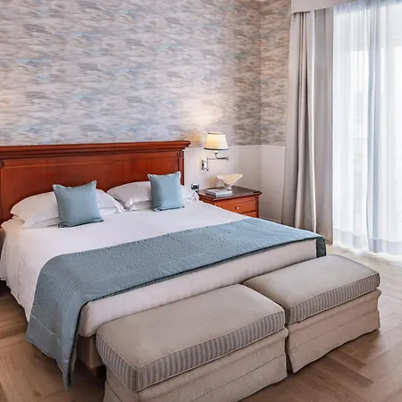 Hotel Starhotels Terminus Neapol
