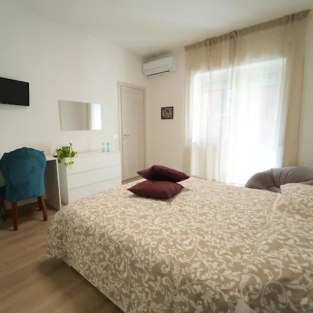 Guest house Panorama Vesuvius With Lift Near To Subway In Center Naples