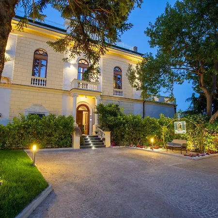 Cipriano - Relais Di Charm Bed & Breakfast Napoli