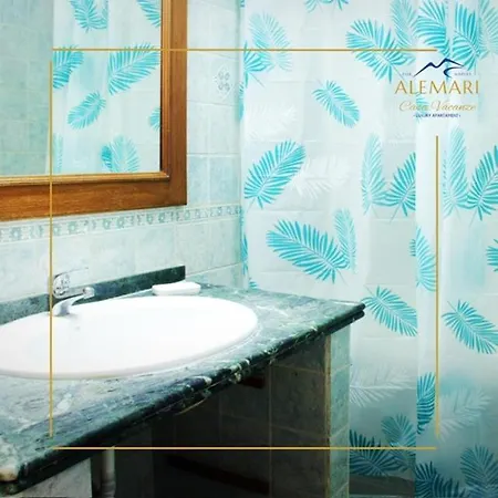 Affittacamere Alemari Casa Vacanze *
