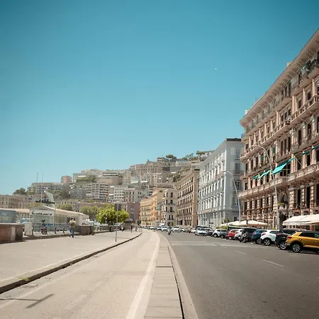 Appartement Centrally Located By The Sea Prestigious Naples