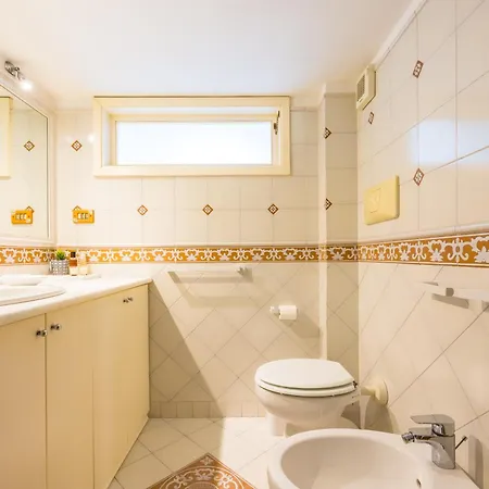 Centrally Located By The Sea Prestigious Naples