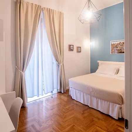 The Andy House 2* Napoli
