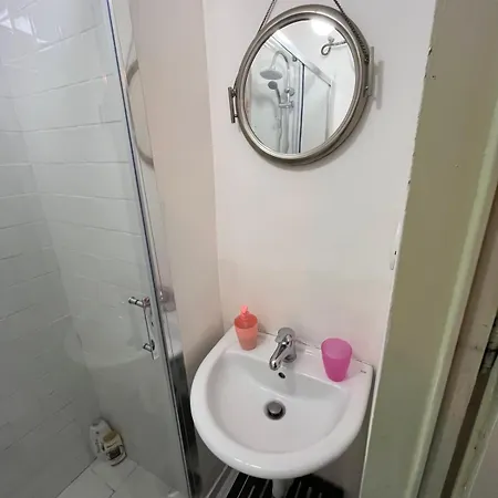Charming With Balcony In The Historic Center Apartment *