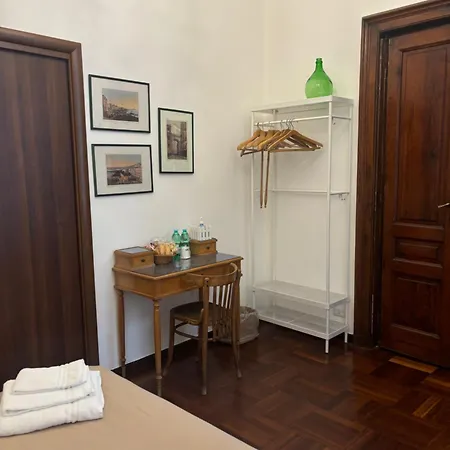 Folle Citta Bed and breakfast Nápoles