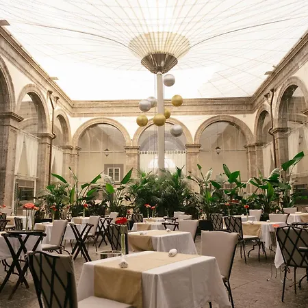 Palazzo Caracciolo 4*