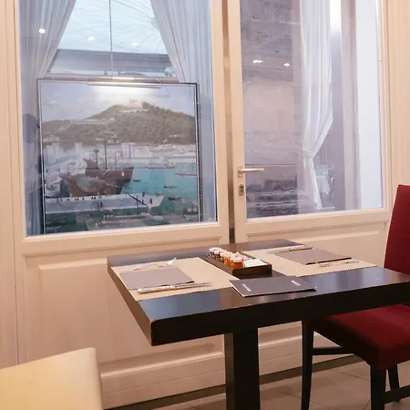 Отель Palazzo Caracciolo 4*