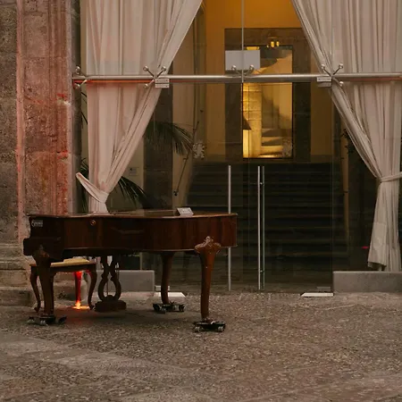 Palazzo Caracciolo Отель Неаполь