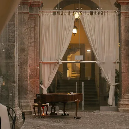 Palazzo Caracciolo 4* Неаполь