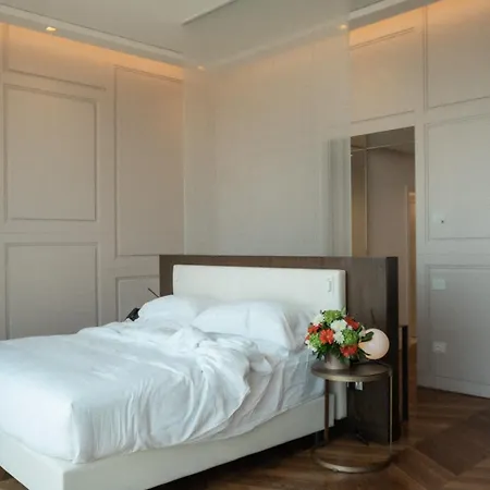 De Bonart Naples, Curio Collection By Hilton Hotel 5*