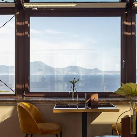 De Bonart Naples, Curio Collection By Hilton 5*