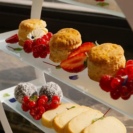De Bonart Naples, Curio Collection By Hilton Hotel 5*