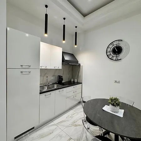 Ferdinando's Apartment Naples