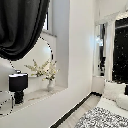 Ferdinando's Apartment Naples