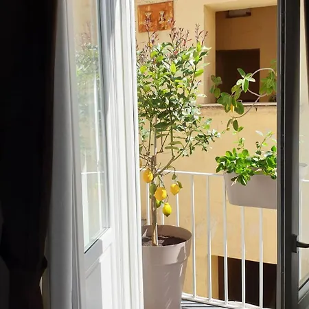 Santa Chiara B&B 나폴리