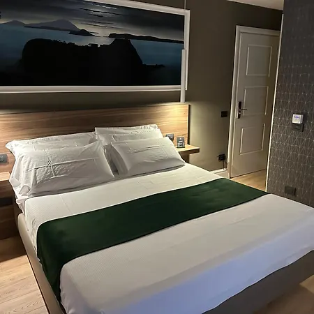 7th Floor Νάπολη